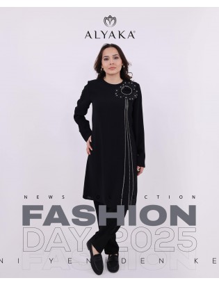 Gül Yaka  Detaylı Siyah Giy Çık